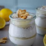 Zitronen-Tiramisu im Glas mit Mandel-Topping