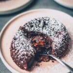 Veganer Schoko Lava Kuchen mit flüssigem Kern