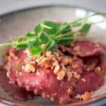 Rote Bete Ravioli mit Walnussbutter (vegan)