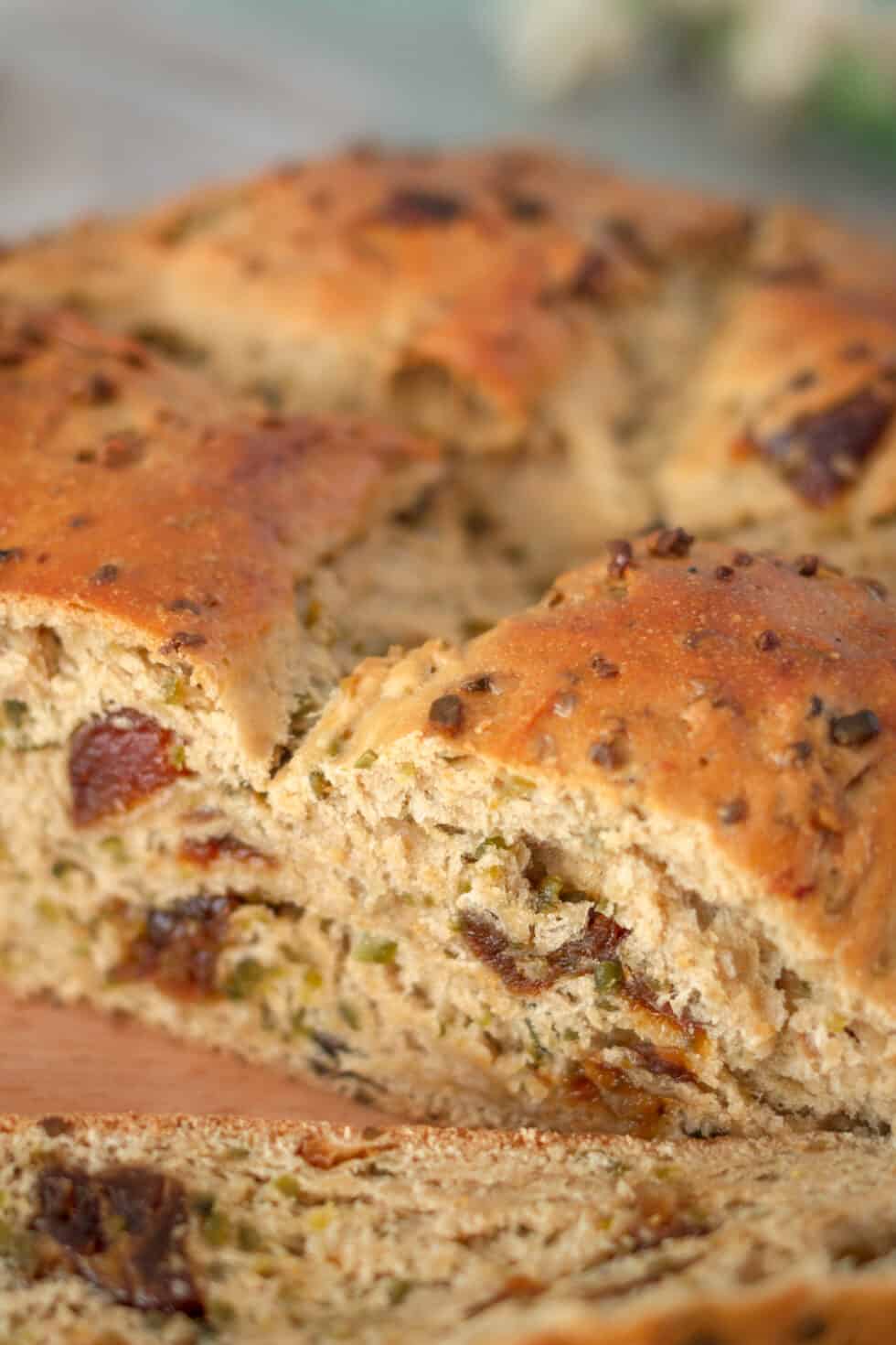 Veganes Osterbrot ohne Rosinen: einfach &amp; köstlich